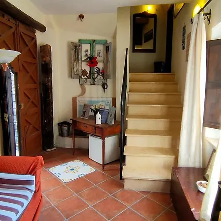 B&B Lavinium Bed & Breakfast 3*