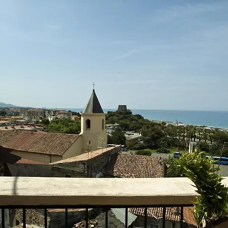 B&B Lavinium 3*